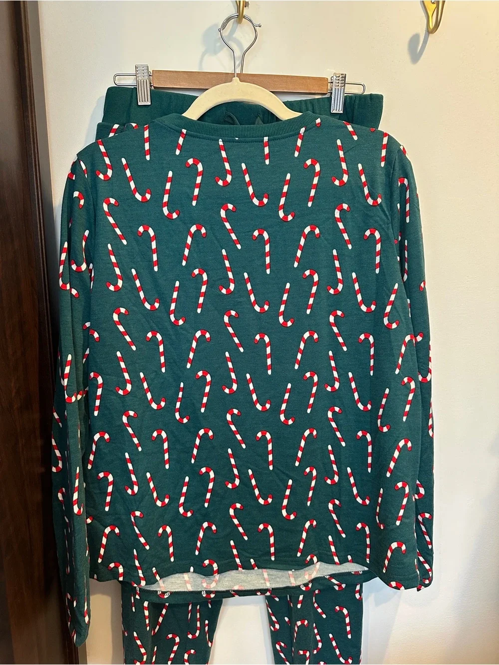 Source Unknown Green Candy Cane Women's Pajama Set